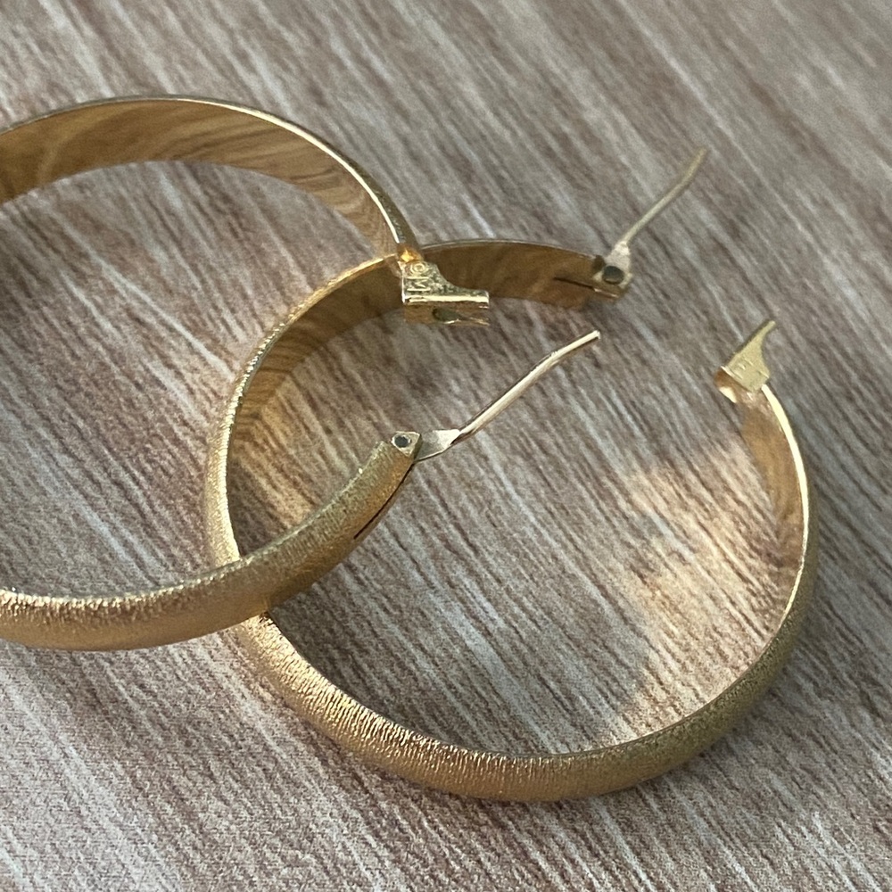 Monet Vintage Gold Toned Textured Hoop Earrings - Picture 6 of 6